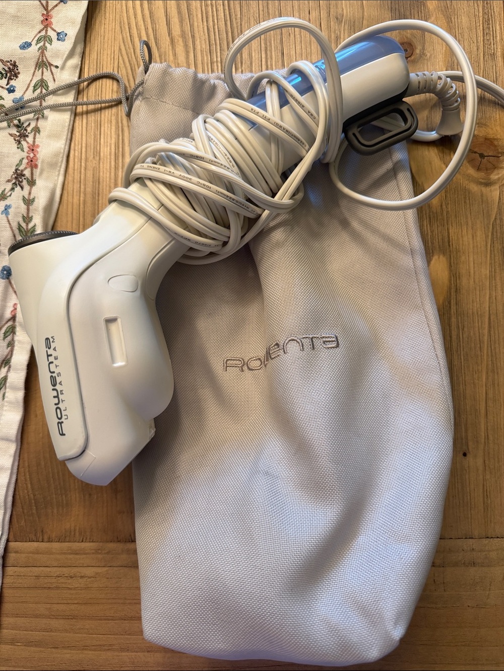 Rowenta White Handheld Fabric Steamer - Portable Garment Steamer